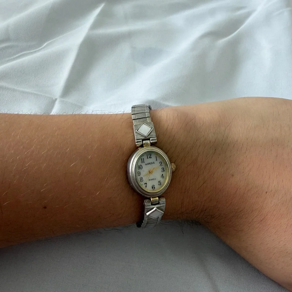 Watch-it Womens Quartz Watch Silver Gold Tone Expansion Band MOP Face